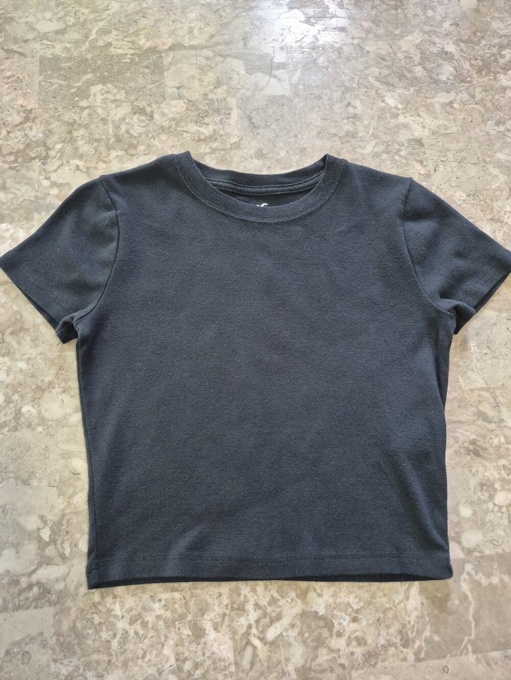 Hollister Must Have Collection Baby Tee Size Small